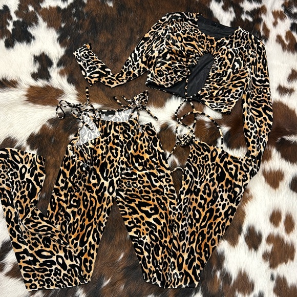 Revolve h:ours two piece animal print set worn once - Picture 5 of 7